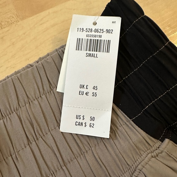 Abercrombie YPB running shorts size S - NEW with tags! - Picture 3 of 4